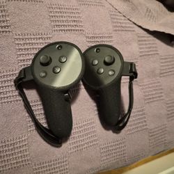 Meta Quest Pro Controllers (Compatible w/ Quest 3)