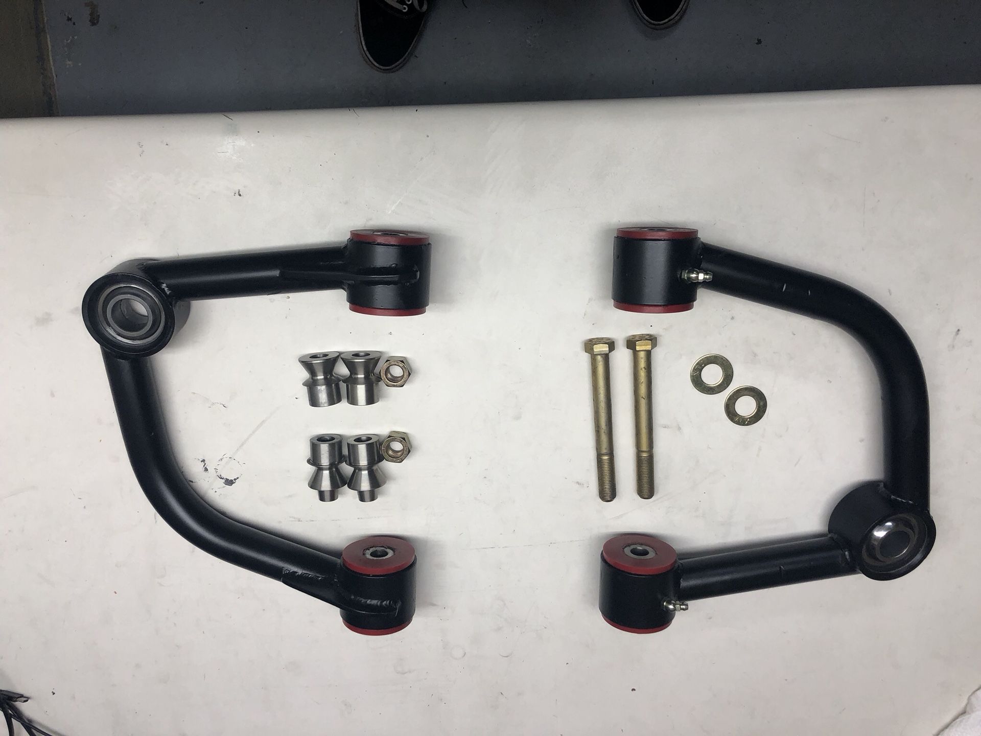 Toyota upper control arms 96504