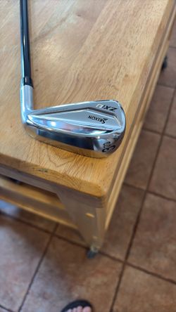 Srixon ZXi U 4 Iron – 20°Mitsubishi Chemical MMT Utility 105 TX ShaftGolf Pride MCC Max Align Grip