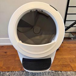 Litter Robot 4 With Free Liners and Litter Mats