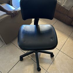 Swivel Office/ Barber Or Salon Chair 