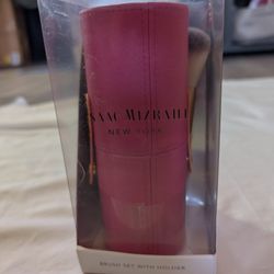 New Isaac Mizrahi Brush Set And Holder