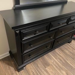 Large Dresser & Nightstand