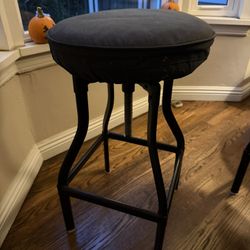 Set of 3 Industrial Swivel Bar Stools – Adjustable Height