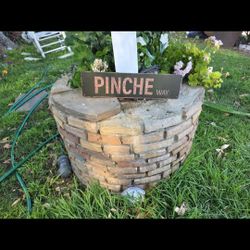 Pinche Way Sign 