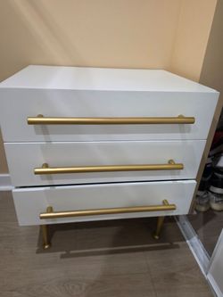 Dresser set of 4!
