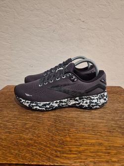 Brooks Ghost 15 Athletic Running Shoes 
Women's Size US 8 Medium B