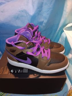 Air Jordan 1 Mid Palomino Size 4.5y