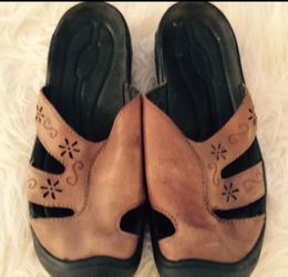 KEEN SAN MATEO women's Soft Brown Leather Slip On Slides Mules Shoes Sz 8/38.5