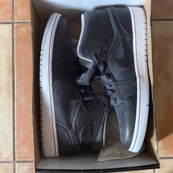 Jordan 1 Mid