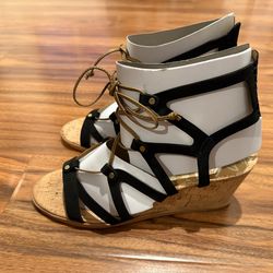 Women’s Dolce Vita black color, wedge heal sandal, size 7.5