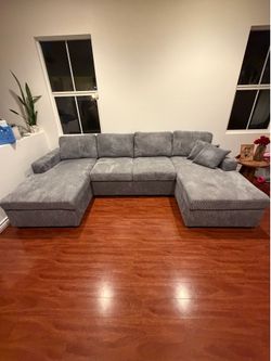 Couch sectional NEW