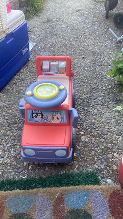 Ride on jeep toy or push around price 7$. Pick up. E. Side. Tacoma see