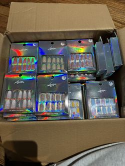 Press-on Nails (read)