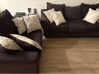 Matching Sofa & Loveseat Set – Excellent Condition – $800 OBO