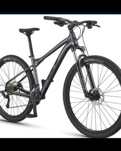 GT 29er Mountain Bike Sz Adukt Small Wheels 29er Multiple Speeds  Hydraulic Disc Brakes  Ghost Black 