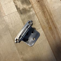 32 Cabinet Hinges 