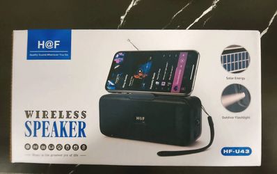 Solar Powered Bluetooth Speaker/Flashlight 