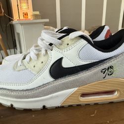 Mens 10 Nike Air Max 90 SE shoes Colorway: "Swoosh Fiber" white/black/light bone Size: 10 men