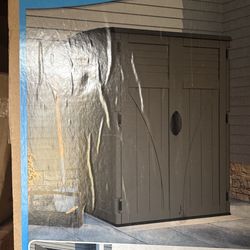 Suncast Large Vertical shed (10 year warranty)