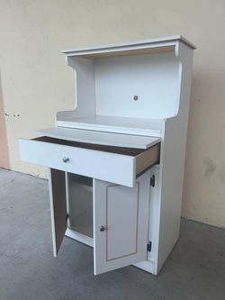 Short kitchen cabinets