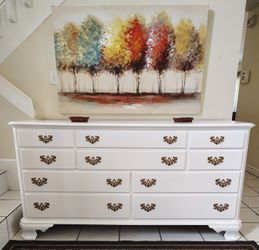 ETHAN ALLEN SOLID WOOD DRESSER EXCELLENT CONDITION DELIVERY AVAILABLE