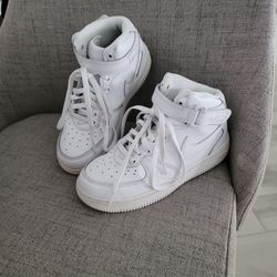 BIG KIDS' NIKE AIR FORCE  MID EASYON CASUAL SHOES  (Size 2Y)