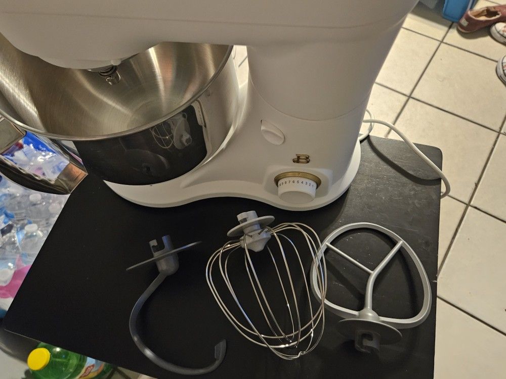 Drew Barrymore Stand Mixer for Sale in San Antonio, TX - OfferUp