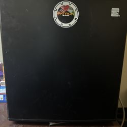 Mini Fridge 