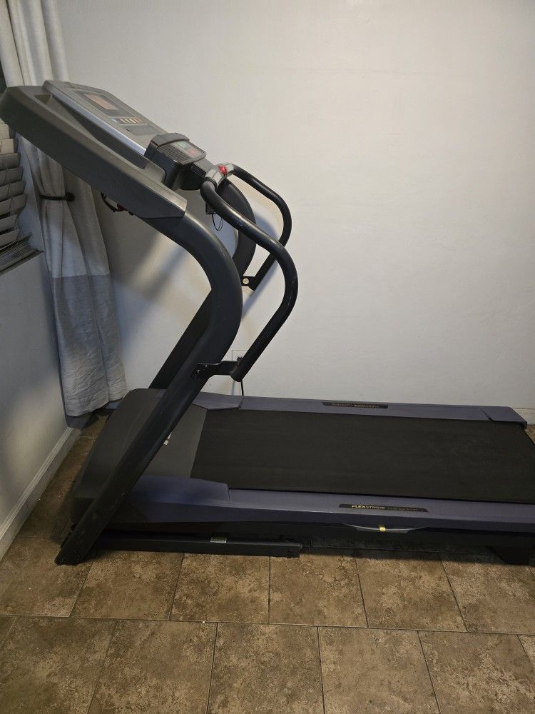 Treadmill With Incline 