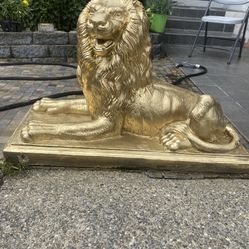 Lion Statue 