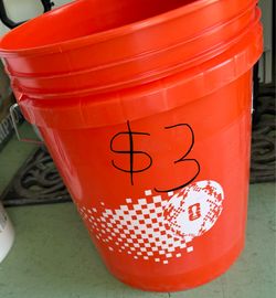 New 5 Gallon Pails