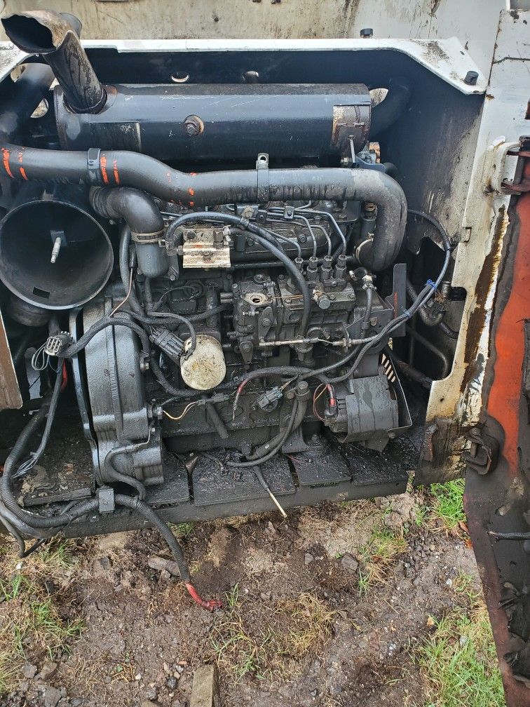 3 Bobcat S220s
