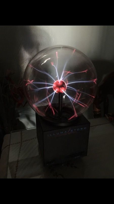 Vintage Radio Shack Huge Illuma-Storm 8" Plasma Ball