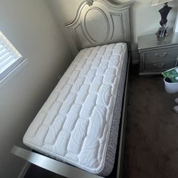 2 Twin Bed Set