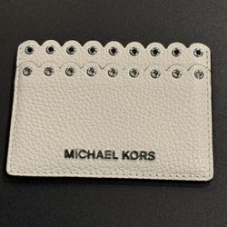 Michael Kors Credit Card Carrier w Silver Accents Luxury Designer Fashion. White leather, scalloped edges.