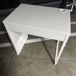 IKEA Micke Desk 