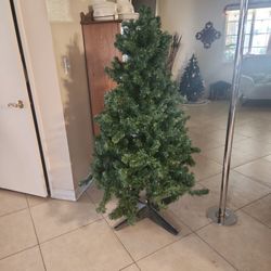 5 Feet Tall Chritmas Tree