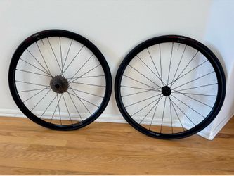 DT Swiss R470 Wheelset + Ultegra 11-speed Cassette + S‑Works Tires (Gently Used)