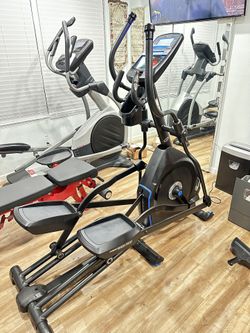 Nautilus Elliptical E616