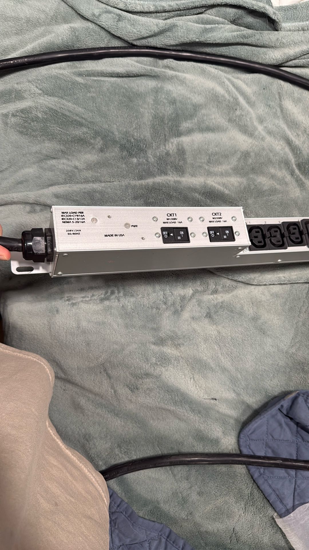 Baytech PDU 12 Nema Outlets 208V