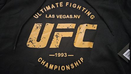 UFC Hoodie Mens Large NEW NWT