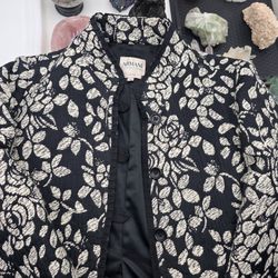 Womens Blazer / Size 8 / Jacket