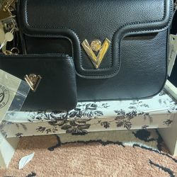 Brand new authentic black leather Crossbody bag, Valentino, Orlando