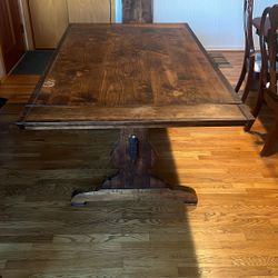 Free! Wood Dinning Table With 6 Wood Chairs