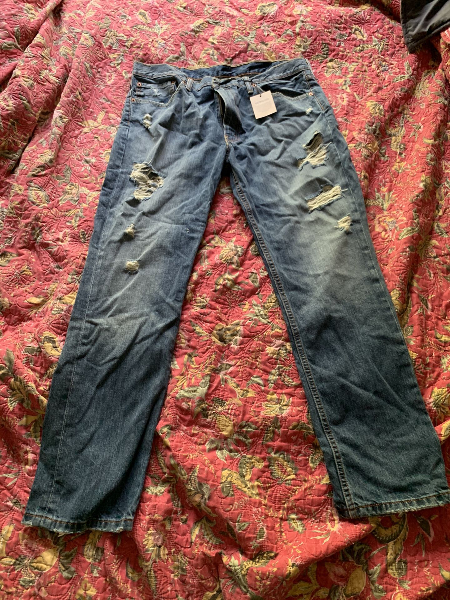 Men’s Levis 511 distressed jeans 38x30