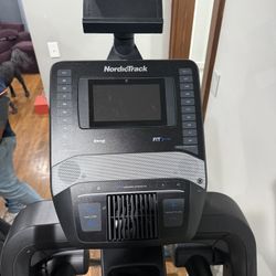 Nordic Track Elliptical Machine 