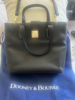 Dooney & Bourke  crossbody bag