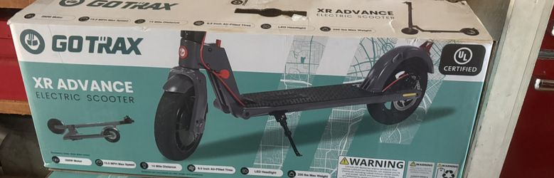 GoTrax XR Advance E-Scooter 