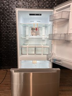 MIDEA BOTTOM FREEZER REFRIGERATOR w/WARRANTY! R3718A